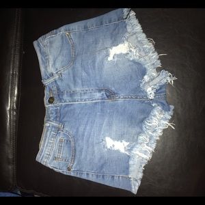 Semi high waisted shorts